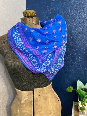 VINTAGE MARCO POLO BY MALANI SILK OVERSIZED FLORAL SCARF INDIA